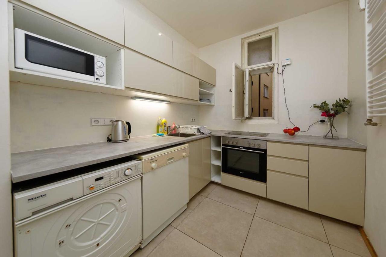 Apartments Vorsilska Прага Экстерьер фото