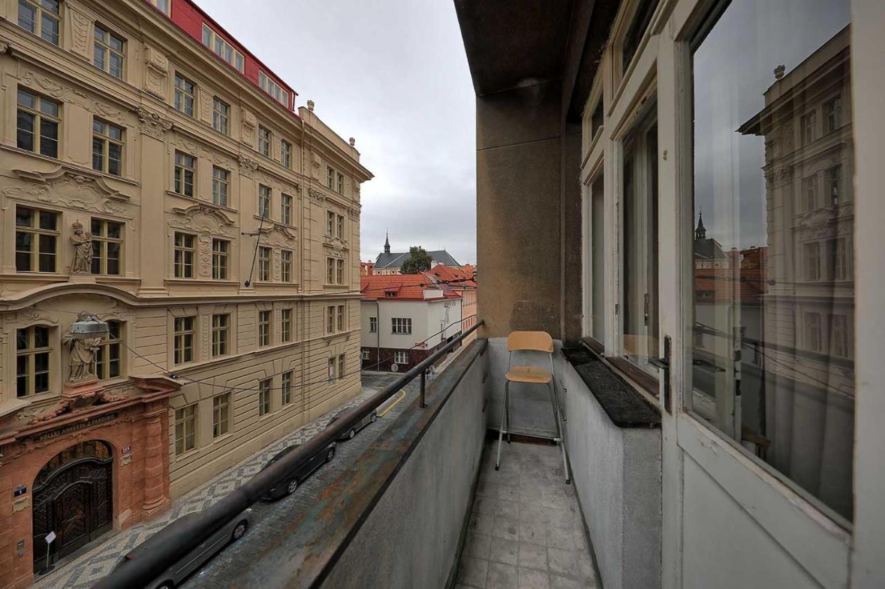 Apartments Vorsilska Прага Экстерьер фото