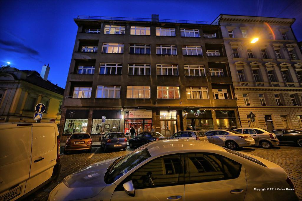 Apartments Vorsilska Прага Экстерьер фото